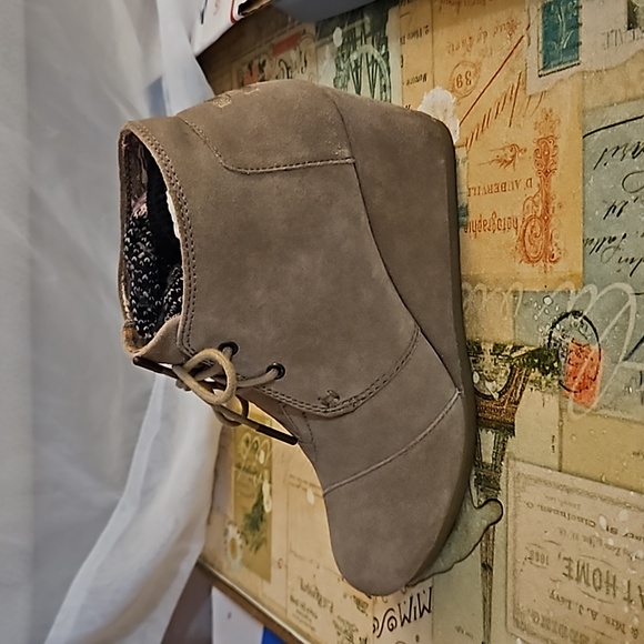 Tom's | Womens Beige Brown Wedge Ankle Booties Boot Shoes Size 8 - Picture 4 of 5